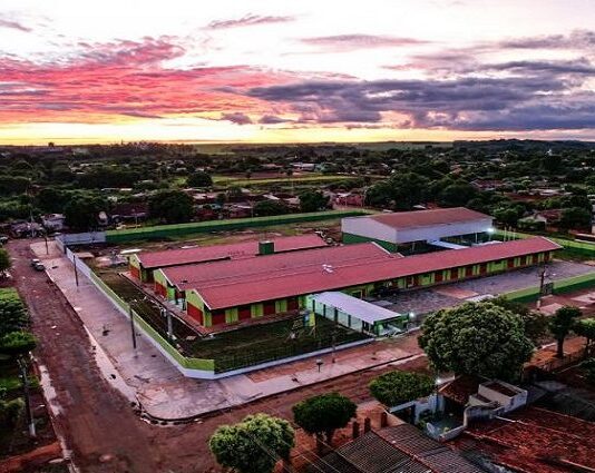 Azambuja entrega reforma de escola em Maracaju que entra no Programa de Escolas Cívico-Militares