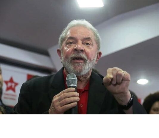 Lula ataca militares e promete demitir 8 mil de cargos comissionados