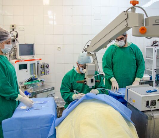 NAVIRAÍ: Gerência de Saúde realiza mutirão de cirurgias de catarata e adquire dois focos cirúrgicos