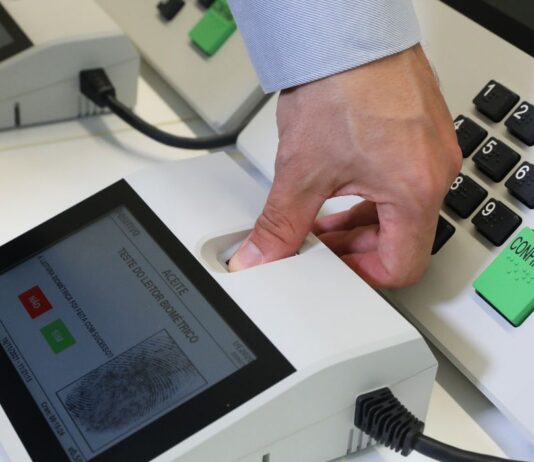 Voto em trânsito é opção para quem perdeu prazo de transferir título