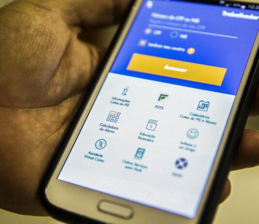 Trabalhadores nascidos em abril podem sacar até R$ 1 mil do FGTS