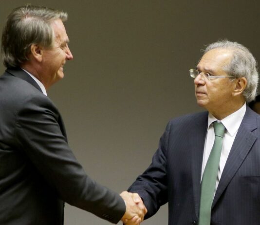 Guedes diz ser contrário à reeleição, mas quer novo mandato de Bolsonaro