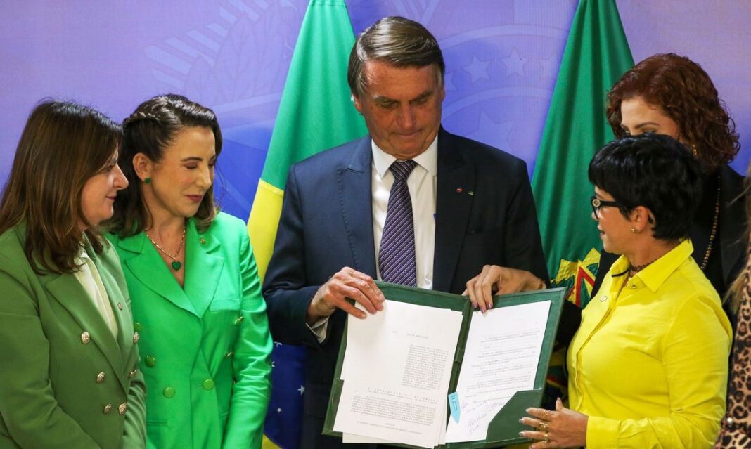 _jair_bolsonaro_projeto_de_lei_1360_21_fpzzb_abr_20220524_0646_0