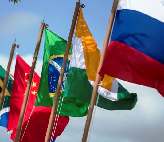 Irã apresenta pedido para ingressar no Brics