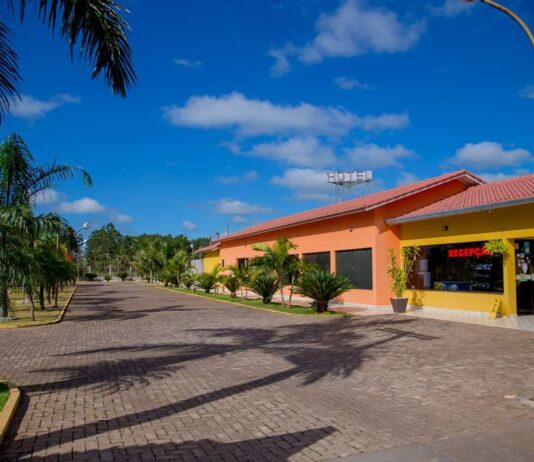 MUNDO NOVO: HOTEL IMPERIAL ONDE LAZER E ECONOMIA COEXISTEM