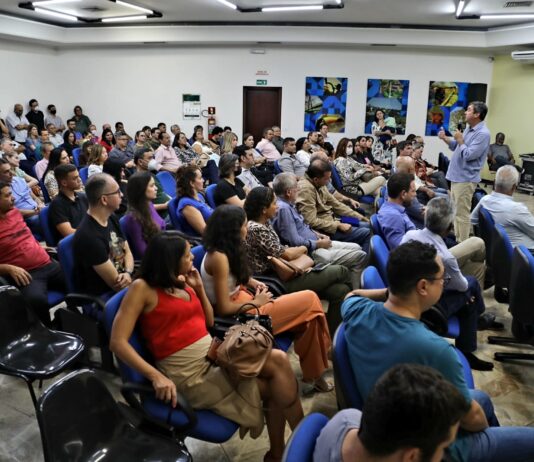 Riedel destaca evolução tecnológica e prevê avanços enormes com infovia digital