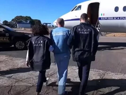 ‘Rei da cocaína’ chega à Itália, após ser extraditado pelo Brasil