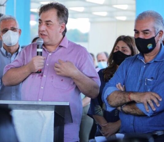 Reinaldo empossa novos policiais civis e atende pedidos de Neno Razuk para Paranhos