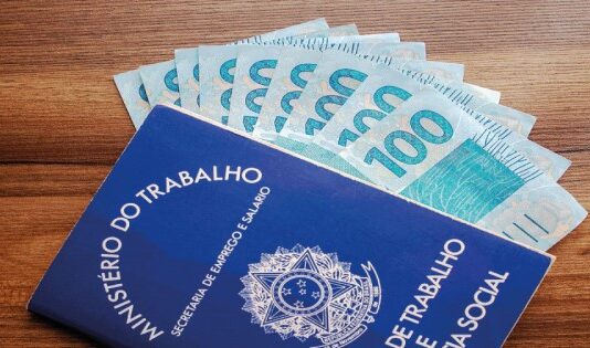 ECONOMIA: Lei de Diretrizes Orçamentárias prevê mínimo de R$ 1.294 em 2023