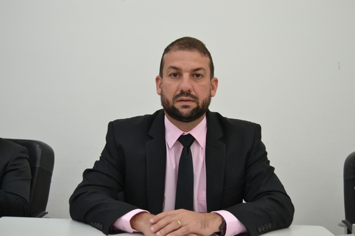 vereador simon, de Naviraí