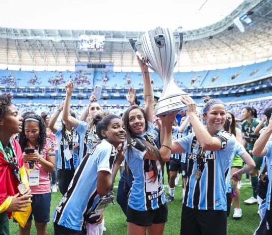 Grêmio e Botafogo superam rivais e conquistam Estaduais femininos