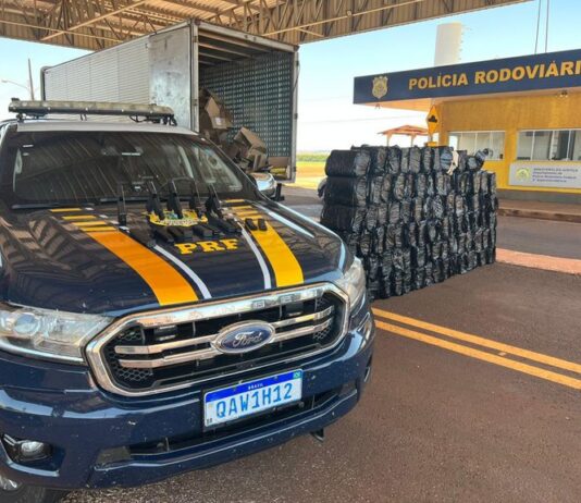 PRF apreende 1 tonelada de maconha e cinco pistolas em Ponta Porã (MS)