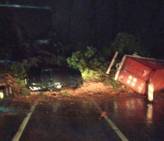 Deslizamento na BR-376 registra um morto; dez carros e caminhões ficaram soterrados