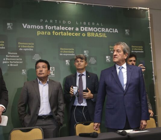 Representação do PL quer invalidar votos de alguns modelos de urnas