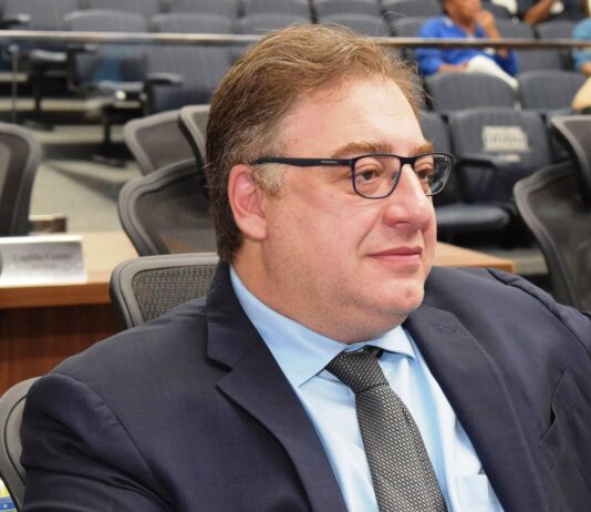 Em apoio à causa dos autistas, Neno Razuk direciona emenda aditiva com recursos para ampliação do atendimento