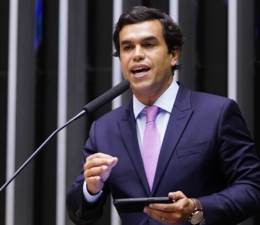 Câmara aprova relatório de Beto Pereira que estende isenção de produtores de energia renovável