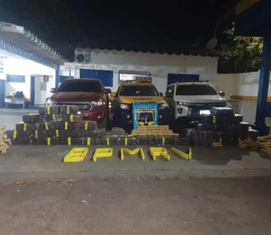 Polícia Militar Rodoviária apreende 2,7 toneladas de entorpecentes e recupera 02 caminhonetes com queixa criminal