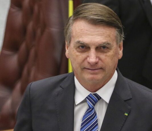 Presidente renova concessões da Rede Globo, Band e Record