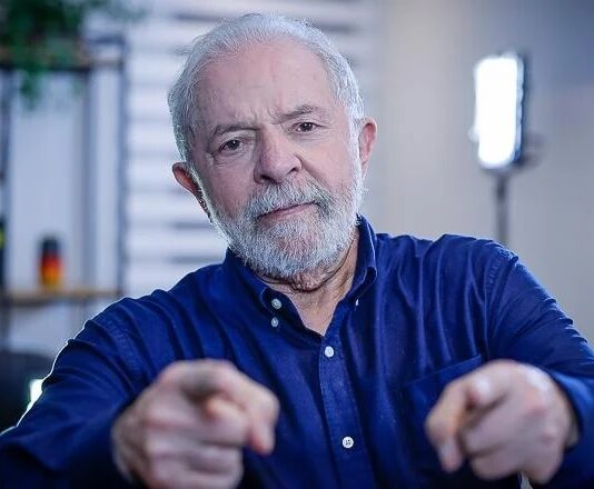 FOI MENTIRA: presidente prometeu que iria isentar do Imposto de Renda todas as pessoas quer ganham até R$ 5 mil por mês