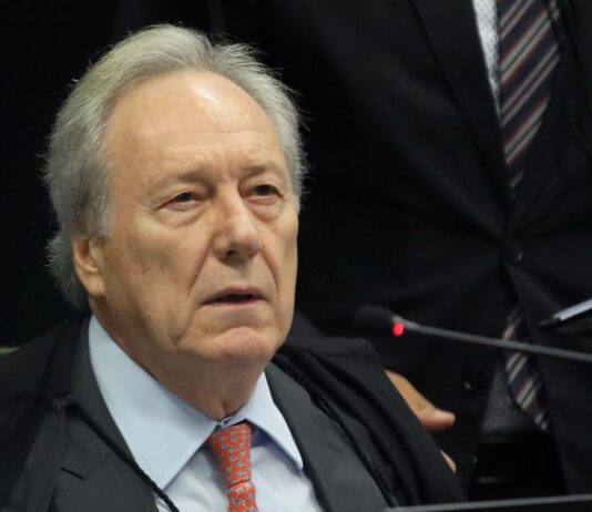 Lewandowski nega liberdade a presos após atos de 8 de janeiro