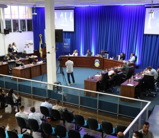 DOURADOS: Câmara aprova projeto que reconhece Libras como língua de instrução e meio de comunicação
