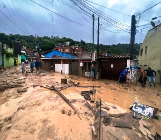 Criança de 7 anos morre esmagada em deslizamento ocorrido em Ubatuba; São Sebastião decreta calamidade