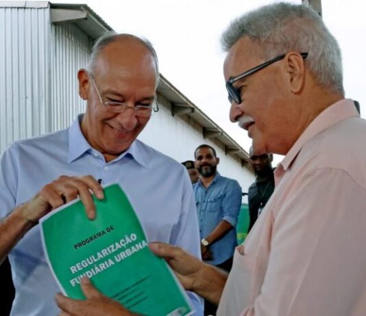 HABITAÇÃO: famílias que esperaram 40 anos pelo título da casa própria comemoram conquista