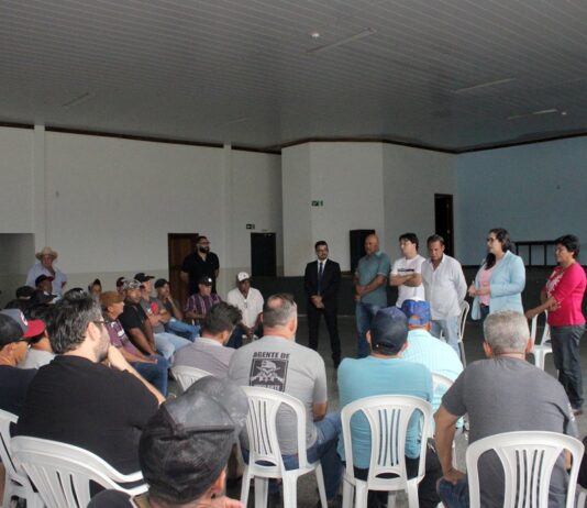 NAVIRAÍ: Prefeita se reúne com vigias e anuncia concessão de 30% de adicional de periculosidade