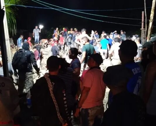 Soterramento mata 8 pessoas em Manaus
