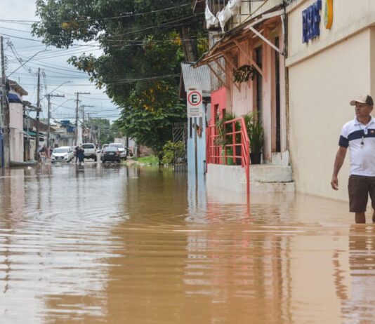 Com milhares sem abrigo, Rio Branco deve sofrer com mais chuvas fortes