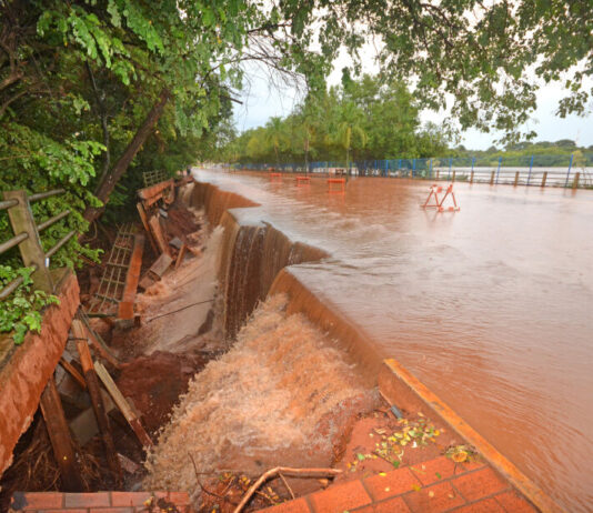 Chuva com picos de 42 mm deixa muitos estragos em Campo Grande em menos de uma hora de temporal