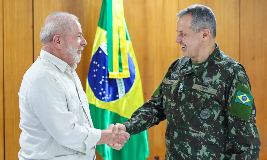 16 comandante do EB
