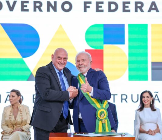 Saiba quem é o general G. Dias, o ‘guarda-costas’ de Lula