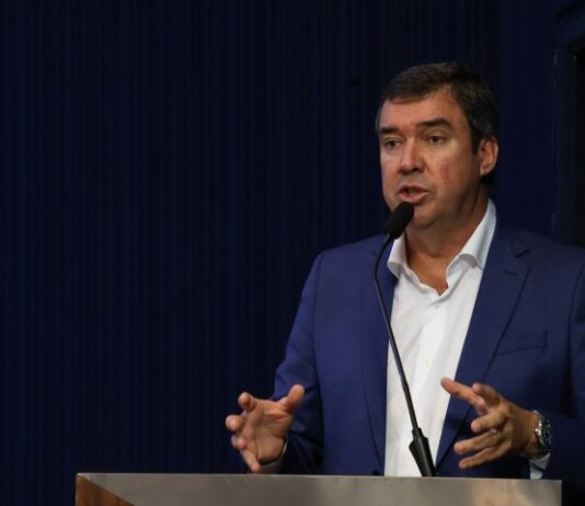 Governador Eduardo Riedel participa de Fórum na Argentina para discutir estratégias entre os países para Rota Bioceânica