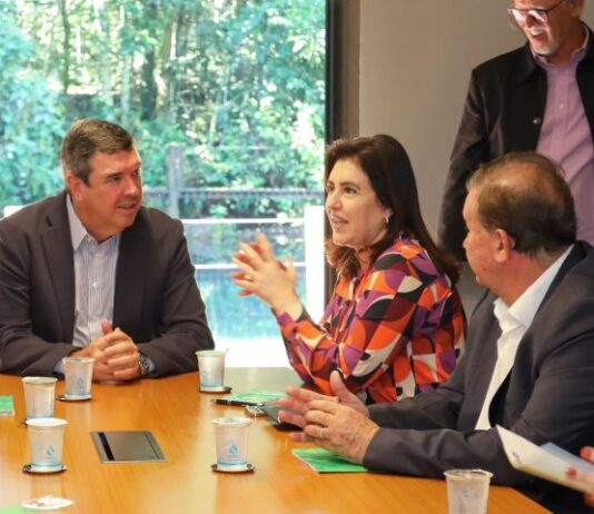 Governador Eduardo Riedel e ministra Simone Tebet traçam estratégias para o MS