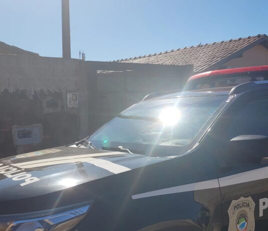 Polícia Civil cumpre mandado de busca e indicia mulher por crime contra a pessoa idosa em Rio Negro