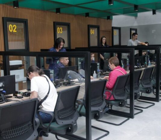 Detran atende 14 horas ininterruptas presencialmente no shopping em Campo Grande