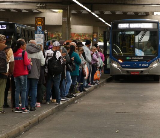 SP: vereadores propõem lei que dará passe livre para baixa renda
