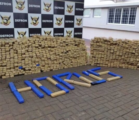 Jovens são presos transportando mais de 1 tonelada de maconha