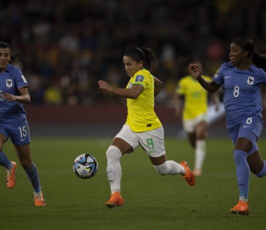 Brasil perde para a França que assume a ponta do grupo F do Mundial: 2 a 1