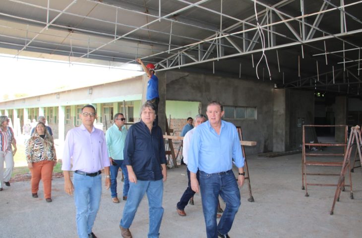 Secretarios-Caravina-e-Eduardo-Rocha-em-Bela-Vista-Foto-Adilson-Selvano-17-730x480