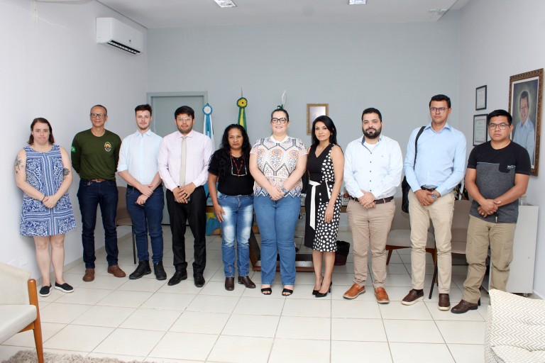 250823-prefeitura-de-navirai-fortalece-parcerias-em-prol-das-comunidades-indigenas-4-768x512