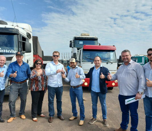 CONISUL recebe caminhão trucado da Receita Federal para reforçar no transporte de massa asfáltica