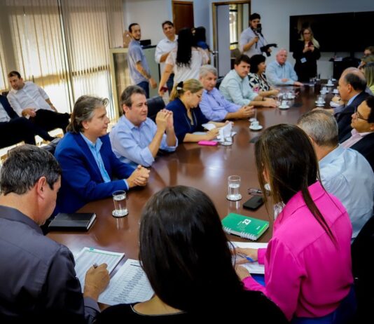 JAPORÃ: Prefeito Paulão participa de reunião na Governadoria visando melhorias na Saúde