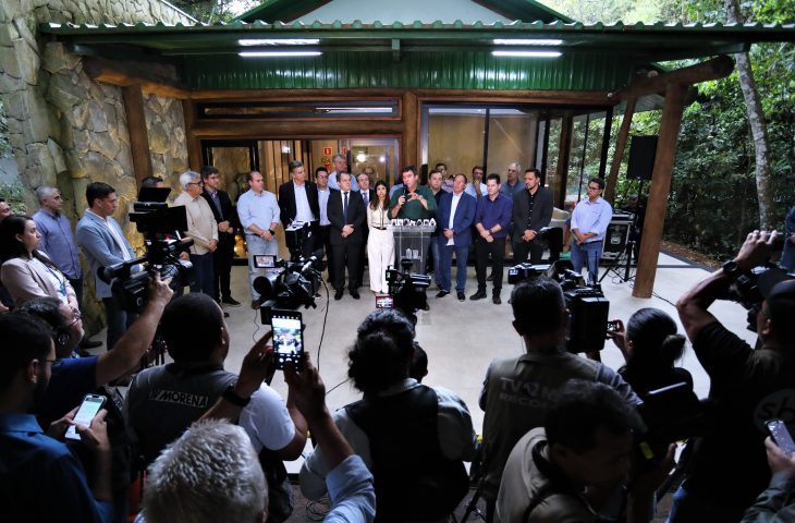 Coletiva-Licenca-Ambiemtal-Foto-Saul-Schramm-4-1-730x480