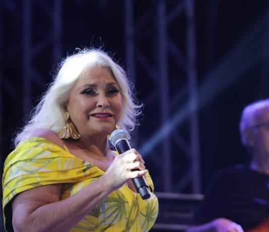 Em Bonito, Fafá de Belém encanta público e fala de reencontro do Brasil com seus artistas