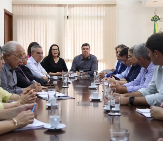Com saúde regionalizada, Governo de MS discute com prefeitos soluções para demandas