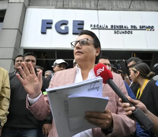 Candidato à presidência do Equador, Fernando Villavicencio é assassinado