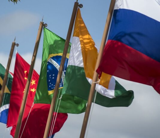 Industriais brasileiros buscam oportunidades de negócios em países dos Brics