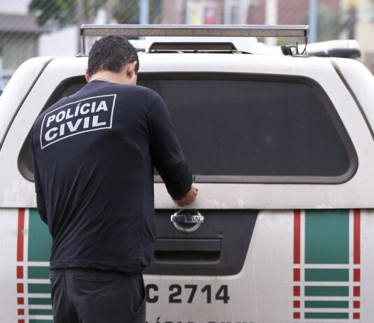 Criminosos enfrentam a polícia. Seis acabam mortos e quinze são presos em Salvador (BA)
